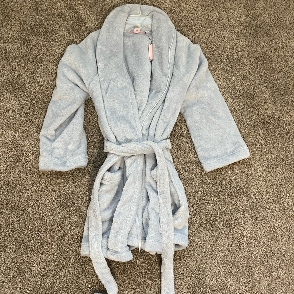 Victoria's Secret Plush Robe NWT